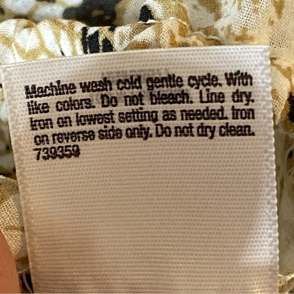 A.N.A Women’s L Snakeskin Print Blouse Pullover Pintuck Detail V-Neck 3/4 Sleeve - Picture 12 of 16